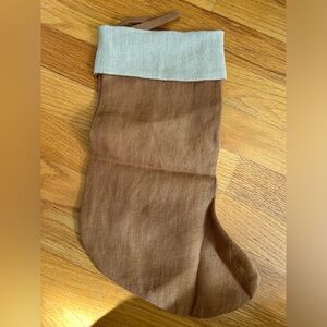 NWT magic linen stocking cinnamon color